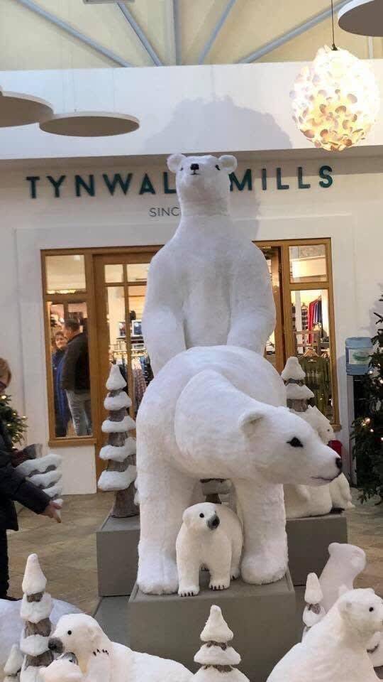 Now This Is A Nice Christmas Installation For A Shopping Mall