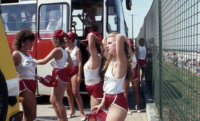 How Grid Girls Were Looking At The First Hungarian Grand Prix 1986