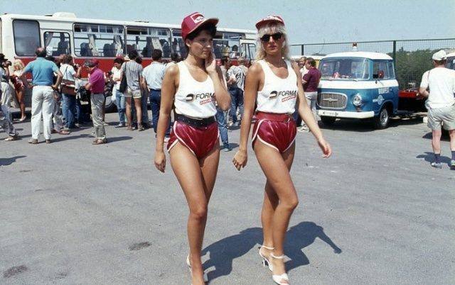 How Grid Girls Were Looking At The First Hungarian Grand Prix 1986