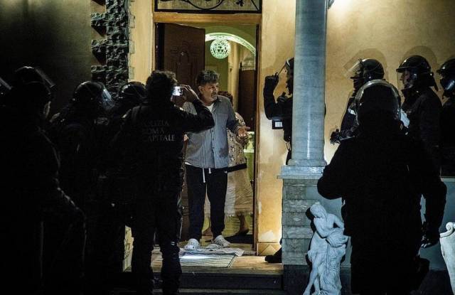 Italian Police Confiscates Villas Belonging To Gypsy Mafia