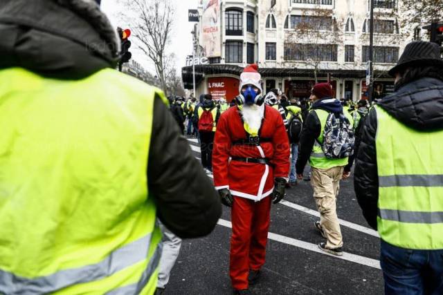 French Riots Are Pretty Epic