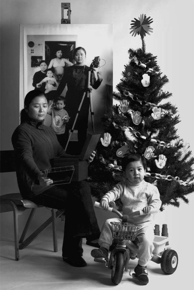Mother Takes Photos Of Herself With Her Son For 17 Years Straight In A Powerful Project