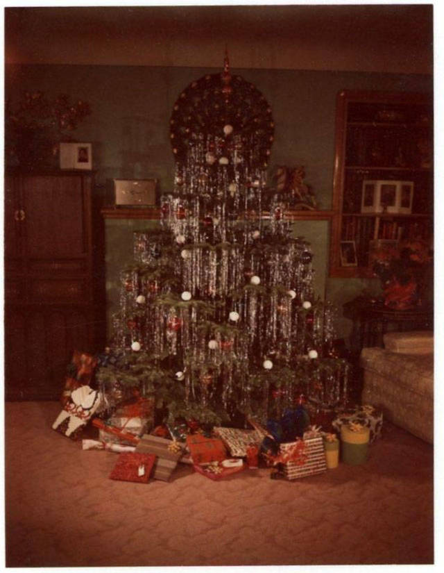 Christmas Décor Was Kinda Different Back In The 50’s And 60’s