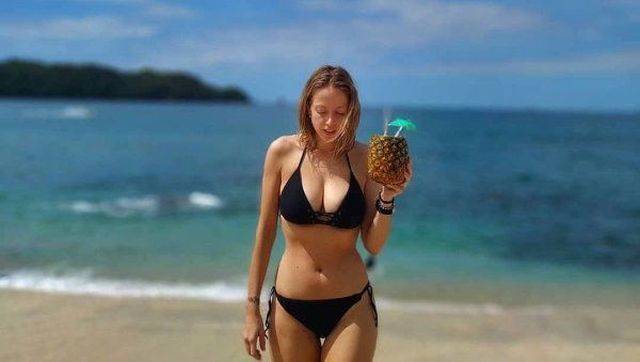 Girls Love Pineapples And We Love Girls!