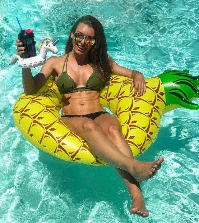 Girls Love Pineapples And We Love Girls!