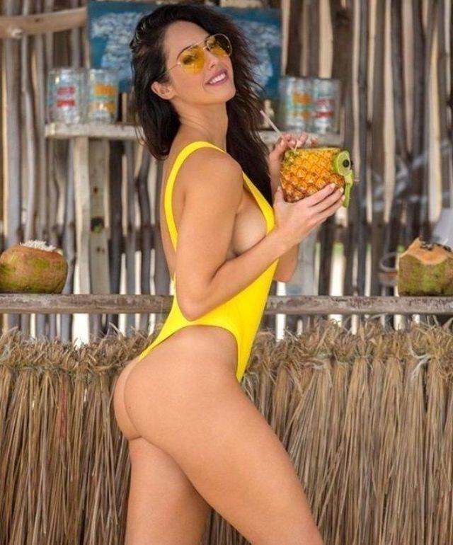 Girls Love Pineapples And We Love Girls!