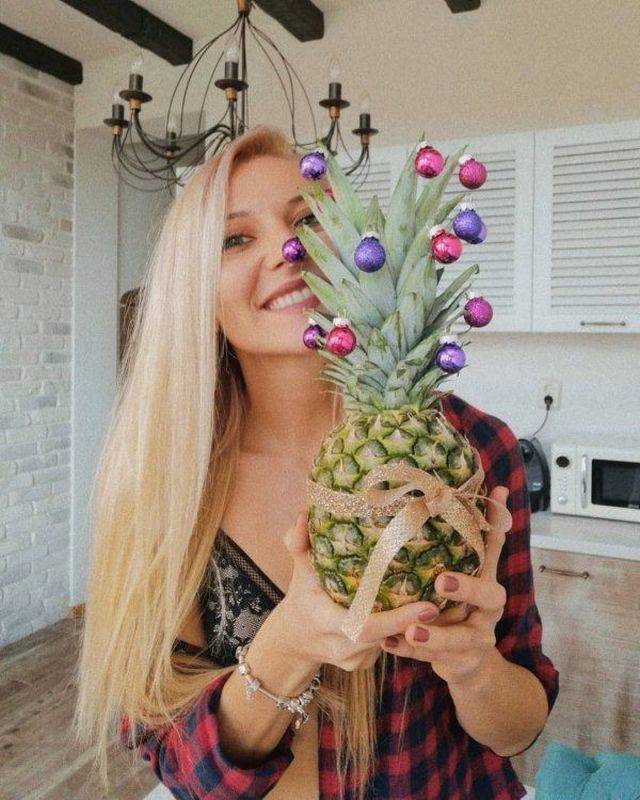 Girls Love Pineapples And We Love Girls!