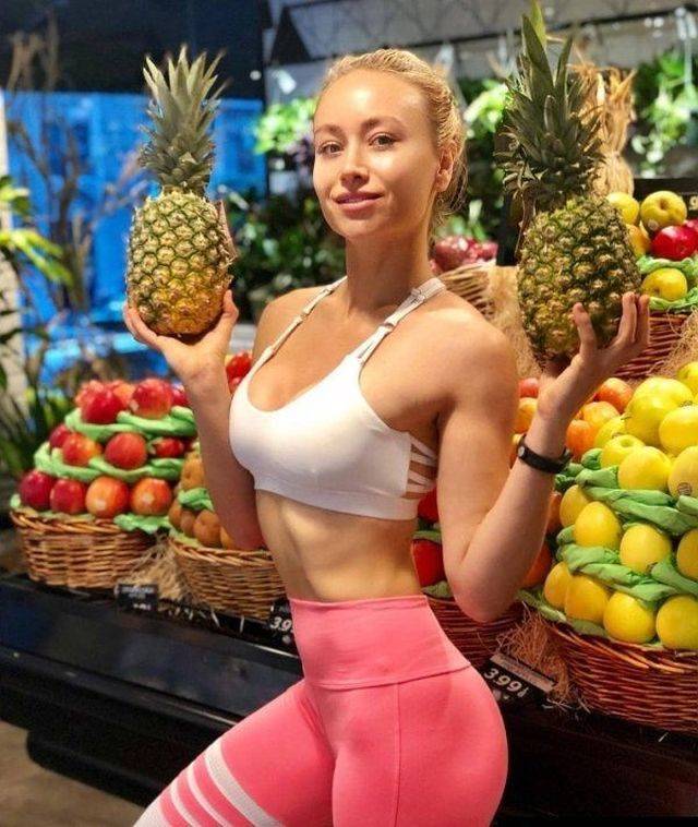 Girls Love Pineapples And We Love Girls!