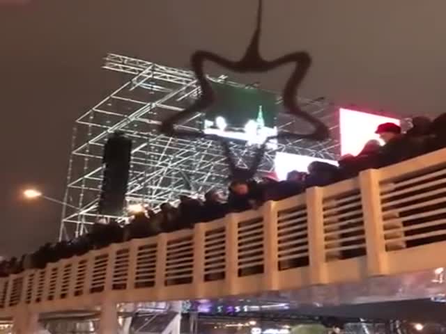 Bridge in Moscow Can't Hold Everyone