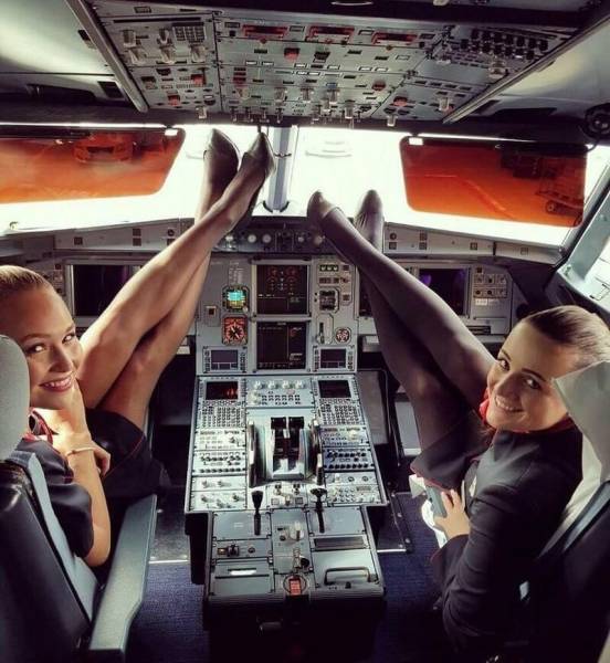 Flight Attendants In Compromising Positions Will Make You Wanna Fly Pics Picture