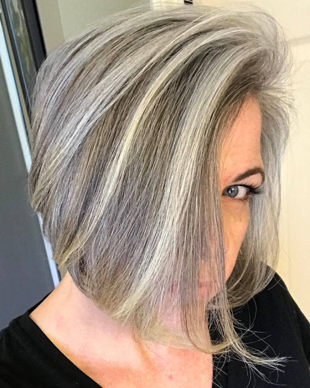 Women With Natural Gray Hair Are In Trend Again! (50 pics) - Izismile.com
