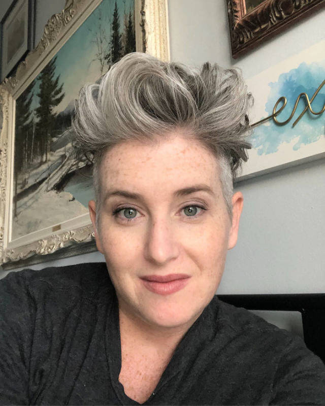 Women With Natural Gray Hair Are In Trend Again!