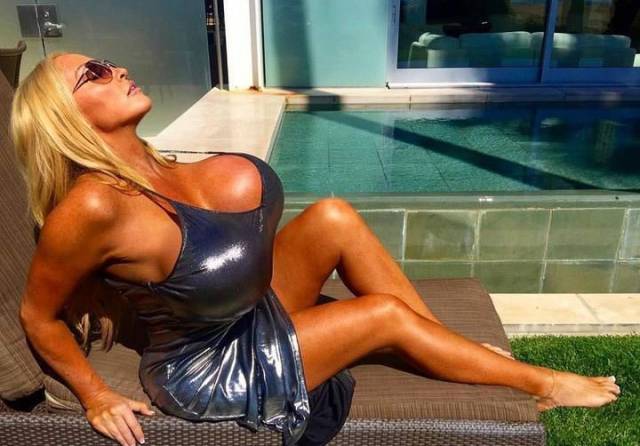 5-Kilo Boobs Can Make You Very Popular On The Internet
