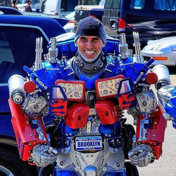 Artist Turns Himself Into Real Robots!