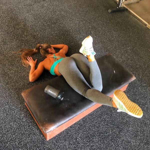 Fit Girls That Are Almost Too Hot to Handle