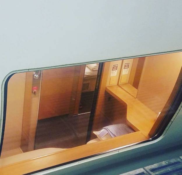 How Japan’s Sleeper Trains Look From The Inside