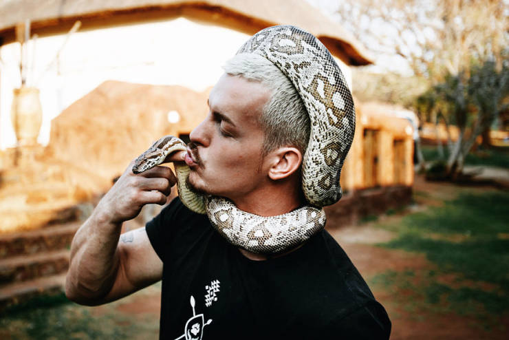 Swiss Man Gets Rid Of Everything He Had And Moves To Africa To Help Animals