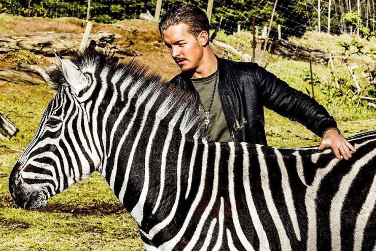 Swiss Man Gets Rid Of Everything He Had And Moves To Africa To Help Animals