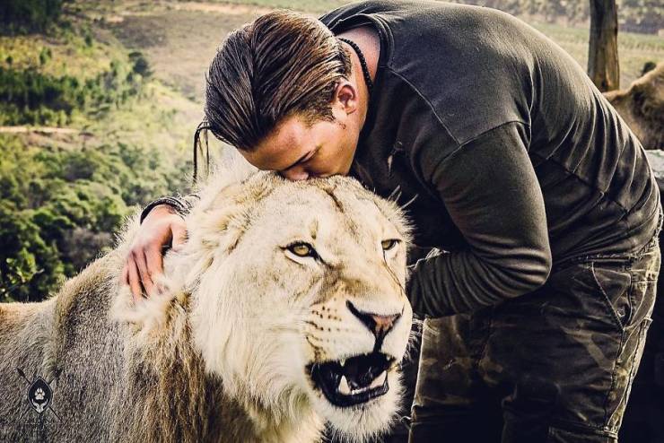 Swiss Man Gets Rid Of Everything He Had And Moves To Africa To Help Animals