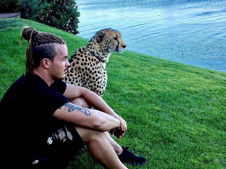 Swiss Man Gets Rid Of Everything He Had And Moves To Africa To Help Animals