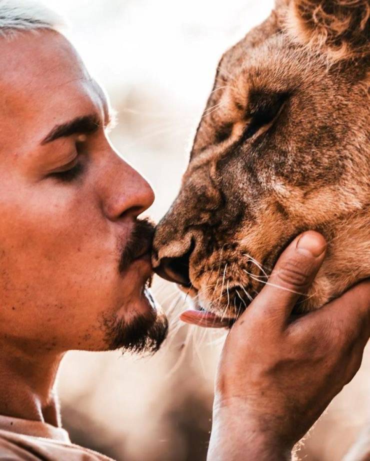 Swiss Man Gets Rid Of Everything He Had And Moves To Africa To Help Animals