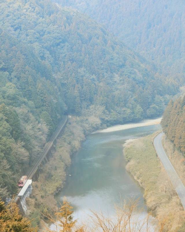 This Japanese Train Station Only Exists So That People Can Admire The Scenery