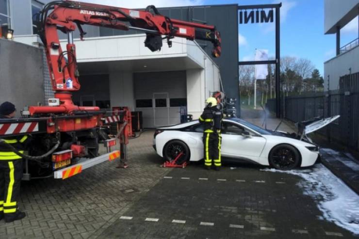 A Proper Way To Deal With A Car On Fire A Proper Way To Deal With A Car On Fire