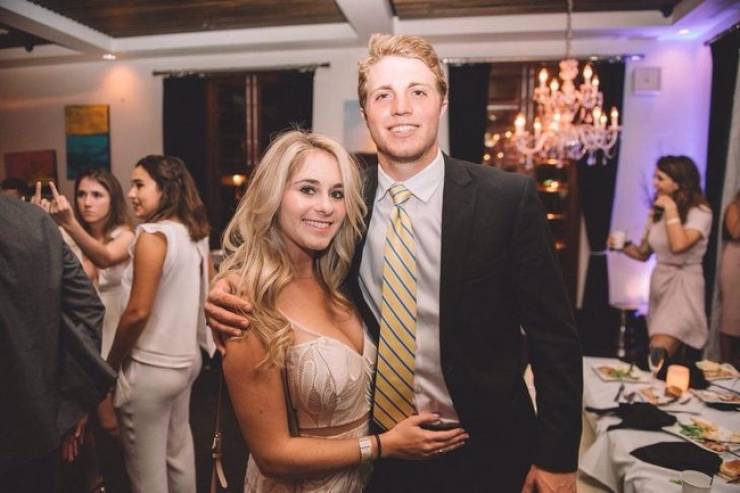Photobombers Who Couldn’t Care Less About Your Perfect Photos