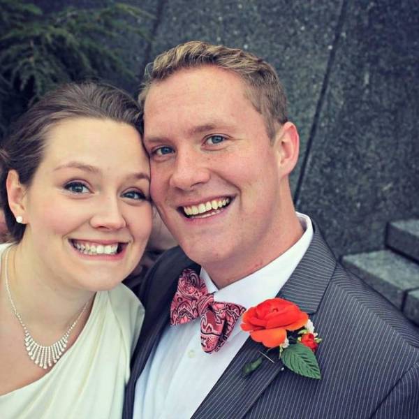 Photobombers Who Couldn’t Care Less About Your Perfect Photos
