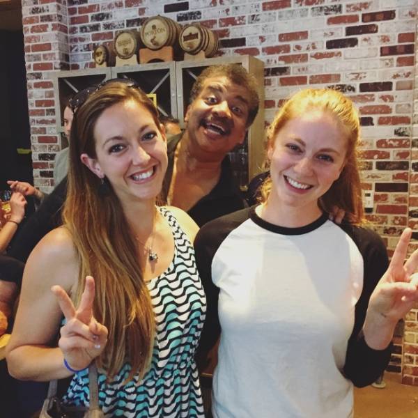 Photobombers Who Couldn’t Care Less About Your Perfect Photos