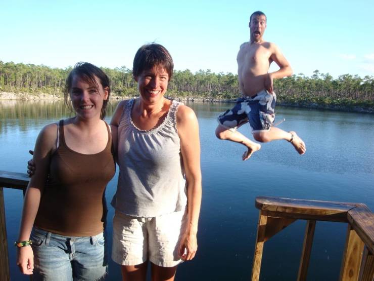Photobombers Who Couldn’t Care Less About Your Perfect Photos