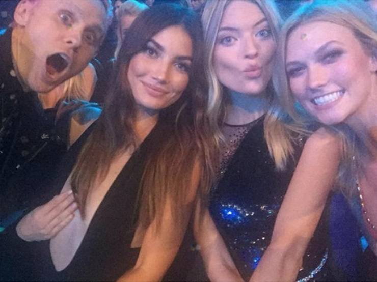 Photobombers Who Couldn’t Care Less About Your Perfect Photos