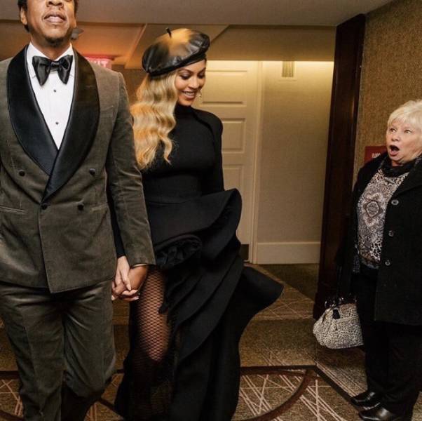 Photobombers Who Couldn’t Care Less About Your Perfect Photos