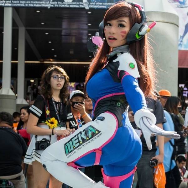 Photobombers Who Couldn’t Care Less About Your Perfect Photos