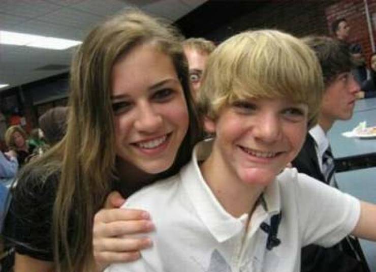 Photobombers Who Couldn’t Care Less About Your Perfect Photos
