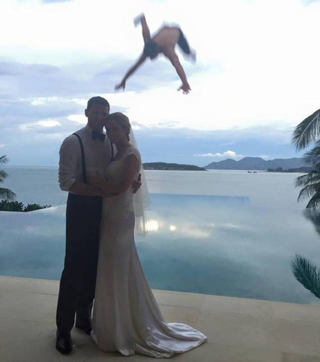 Photobombers Who Couldn’t Care Less About Your Perfect Photos
