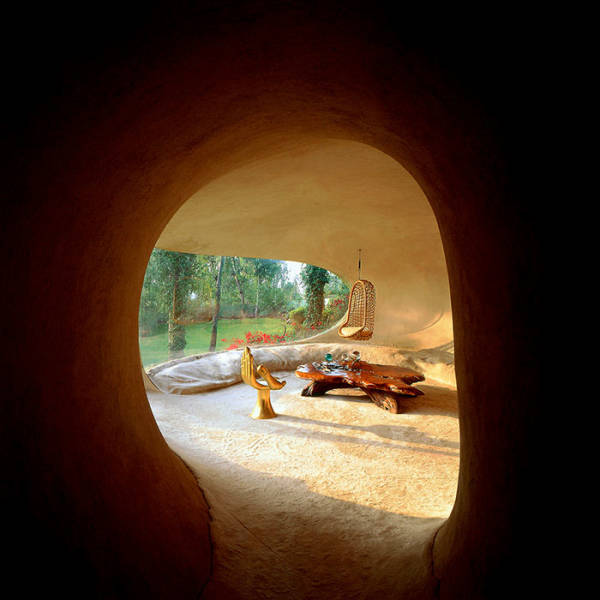 This Hobbit House Is A Perfect Example Of Organic Architecture