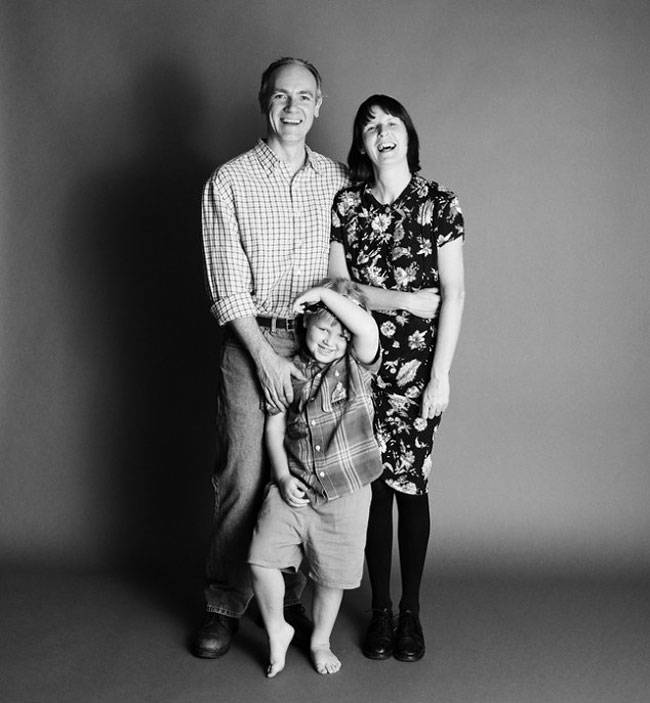 Photographer Takes Photos Of One Family Since 1991, Collects Them Into A Project