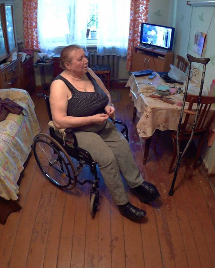 Russian Man Helps Veterans And Disabled People By Renovating Their Homes For Free