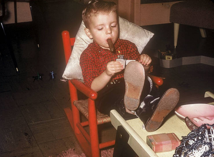 Vintage Photos Of Old-School Parenting That Would Never Fly Today