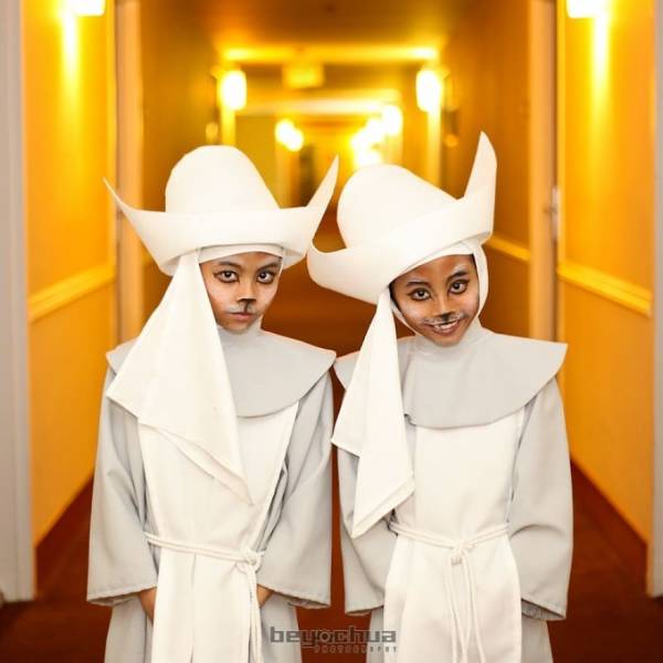 These 11-Year-Old Twin Girls Are Cosplay Geniuses!