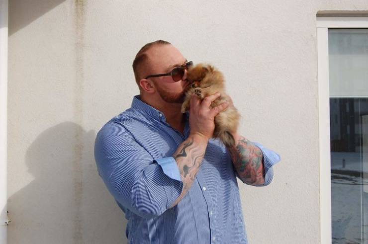 Despite His Size, The Mountain From “Game Of Thrones” Is Such An Adorable Guy