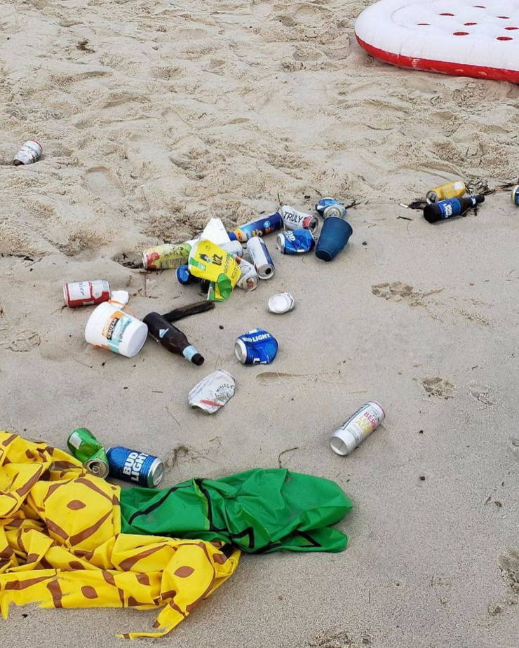 Virginia Beach Locals Had To Clean Tons Of Garbage After Tourists Celebrated Memorial Day There