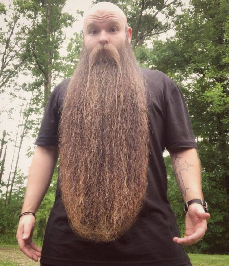 This Guy Hasn’t Shaven His Beard Since 2014 And It’s Currently 76 Cm Long