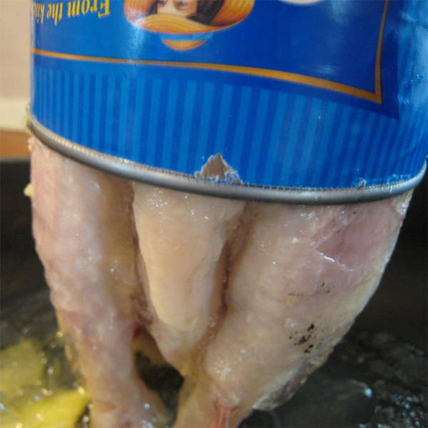 In The US, You Can Buy A Whole Cooked Chicken… In A Can