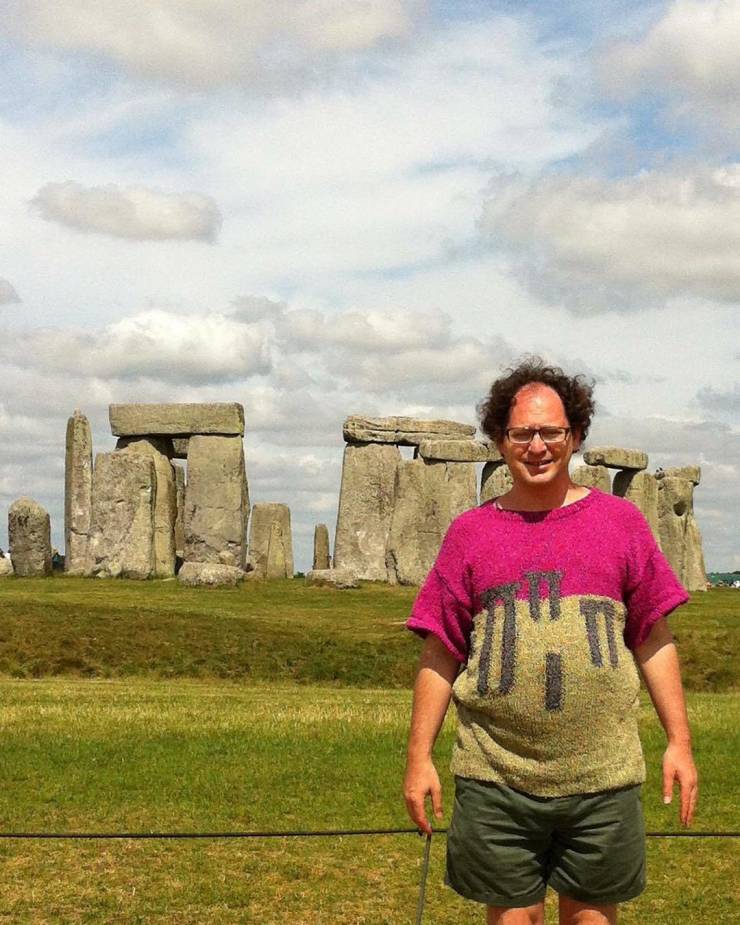 Guy Creates Sweater Copies Of Famous Places And Then Travels There