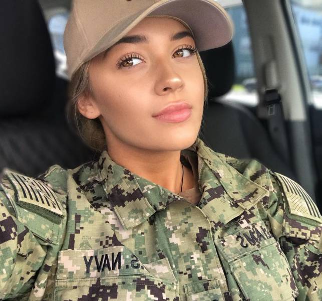 These Female Soldiers Look Great Always 56 Pics