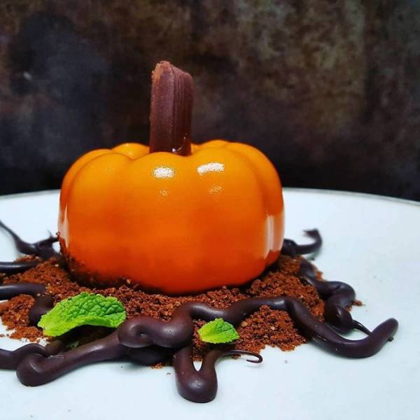 This Chef’s Desserts Don’t Look Like Desserts At All!