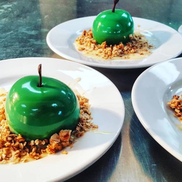 This Chef’s Desserts Don’t Look Like Desserts At All!