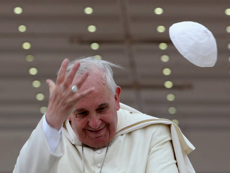 Who Is Stronger – Pope Or Wind?